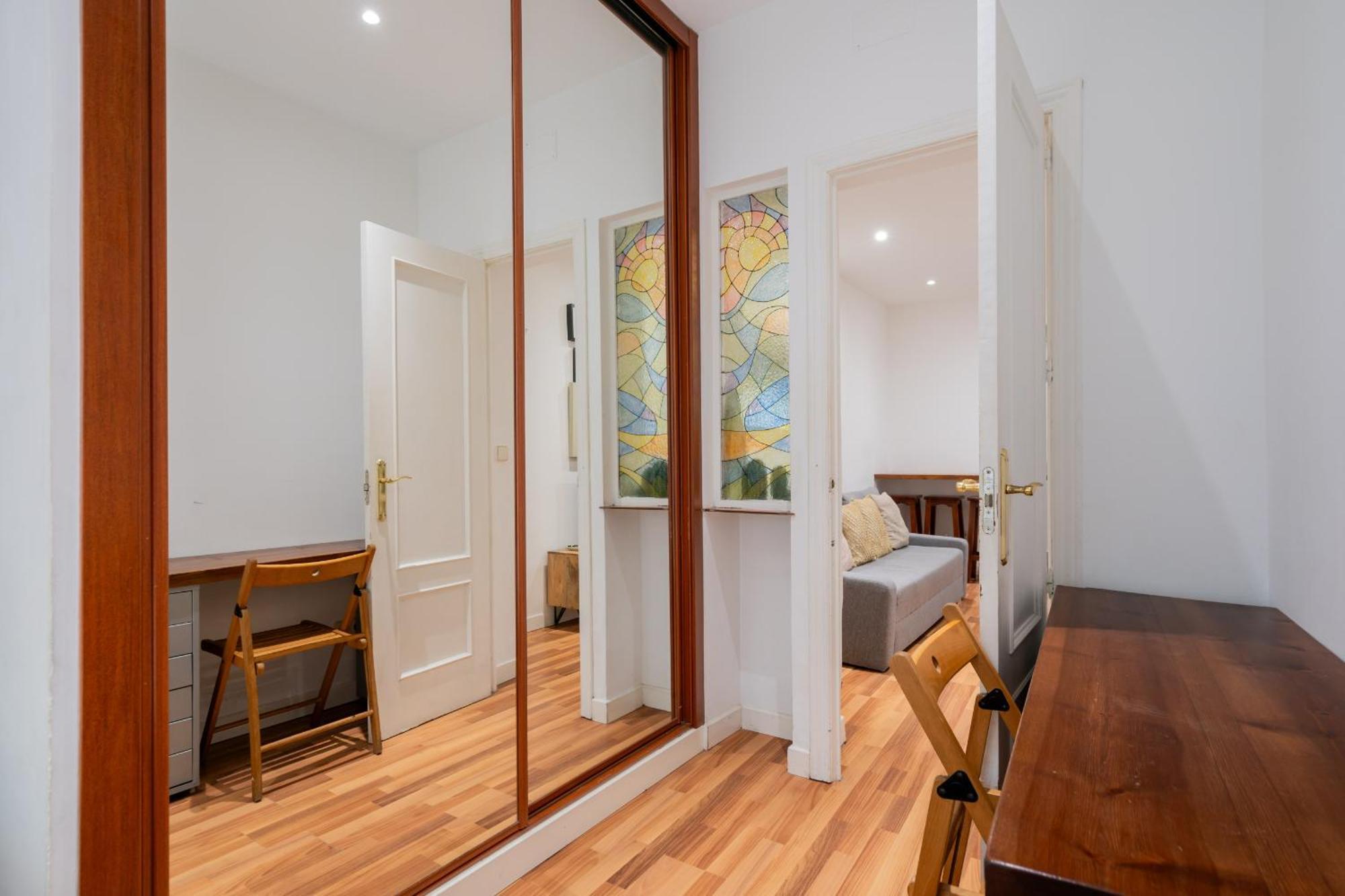 Apartamento En La Plaza De Lavapies Alquiler Temporal Madrid Exterior photo