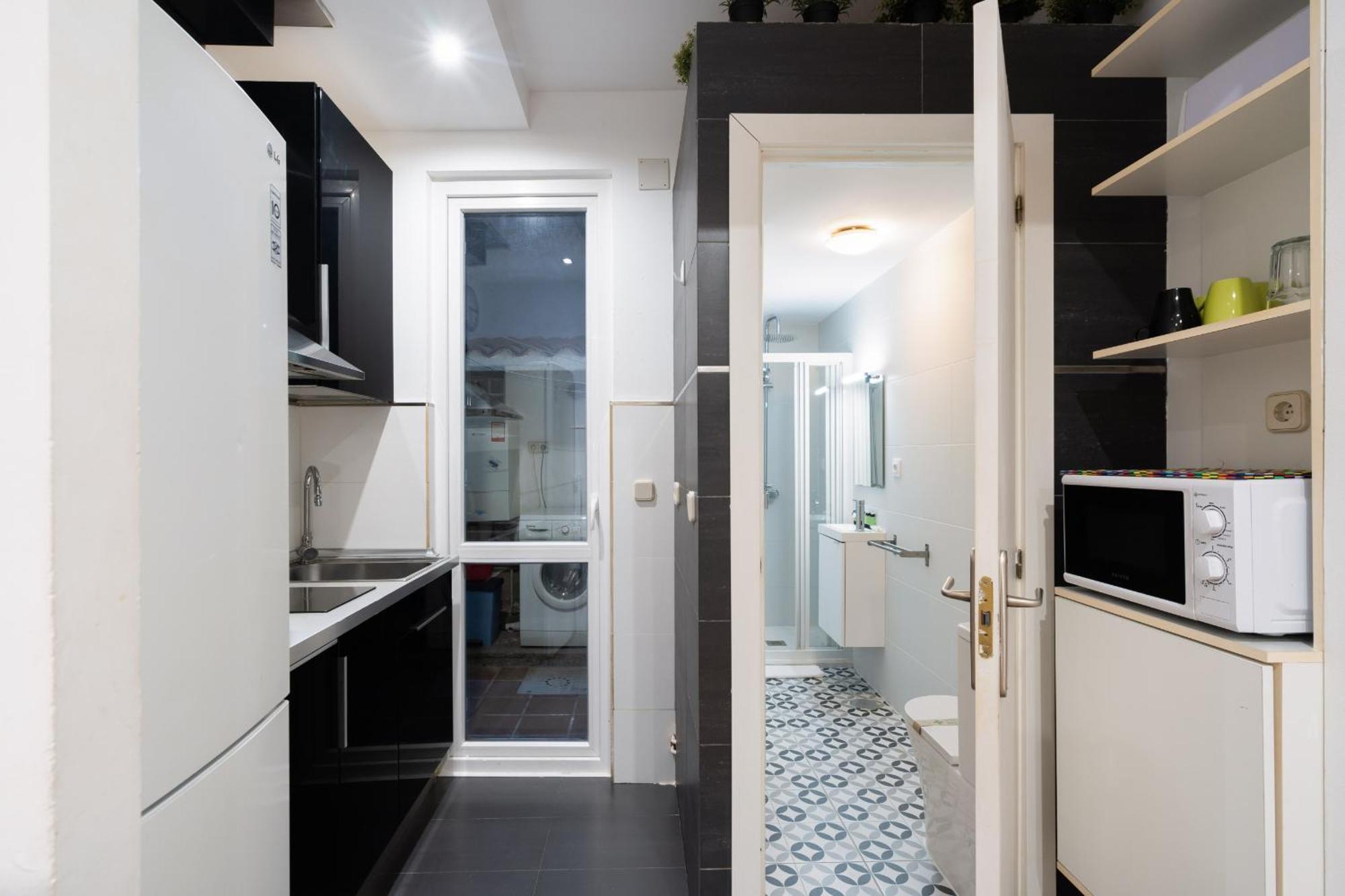 Apartamento En La Plaza De Lavapies Alquiler Temporal Madrid Exterior photo