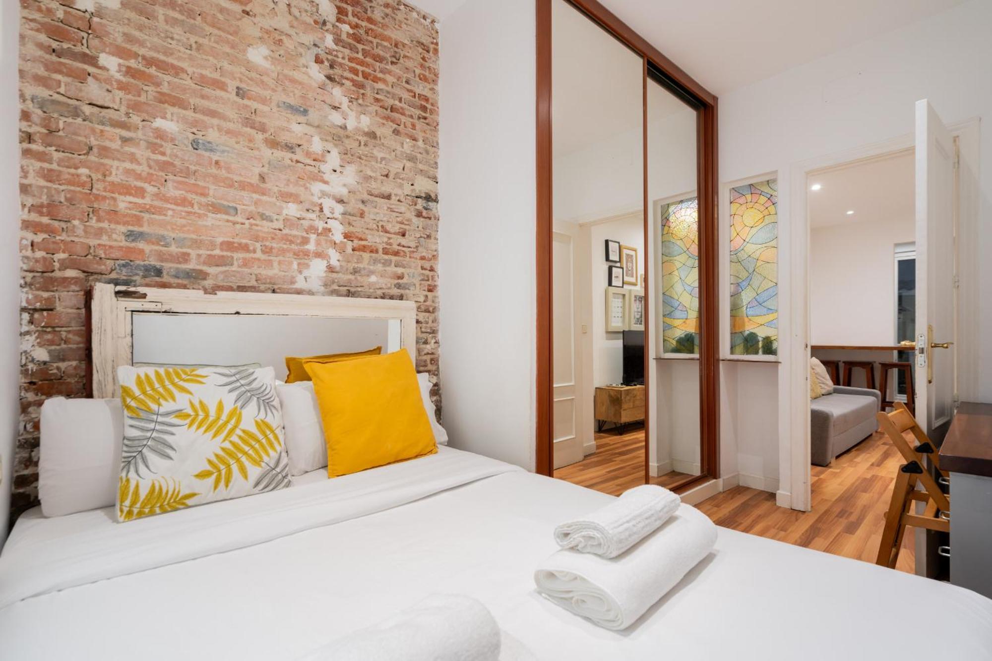 Apartamento En La Plaza De Lavapies Alquiler Temporal Madrid Exterior photo